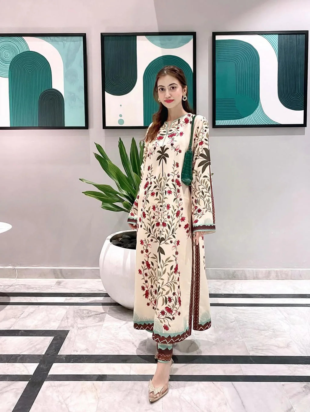 Close-up detail of vibrant digital floral print on shirt ZAMARANG