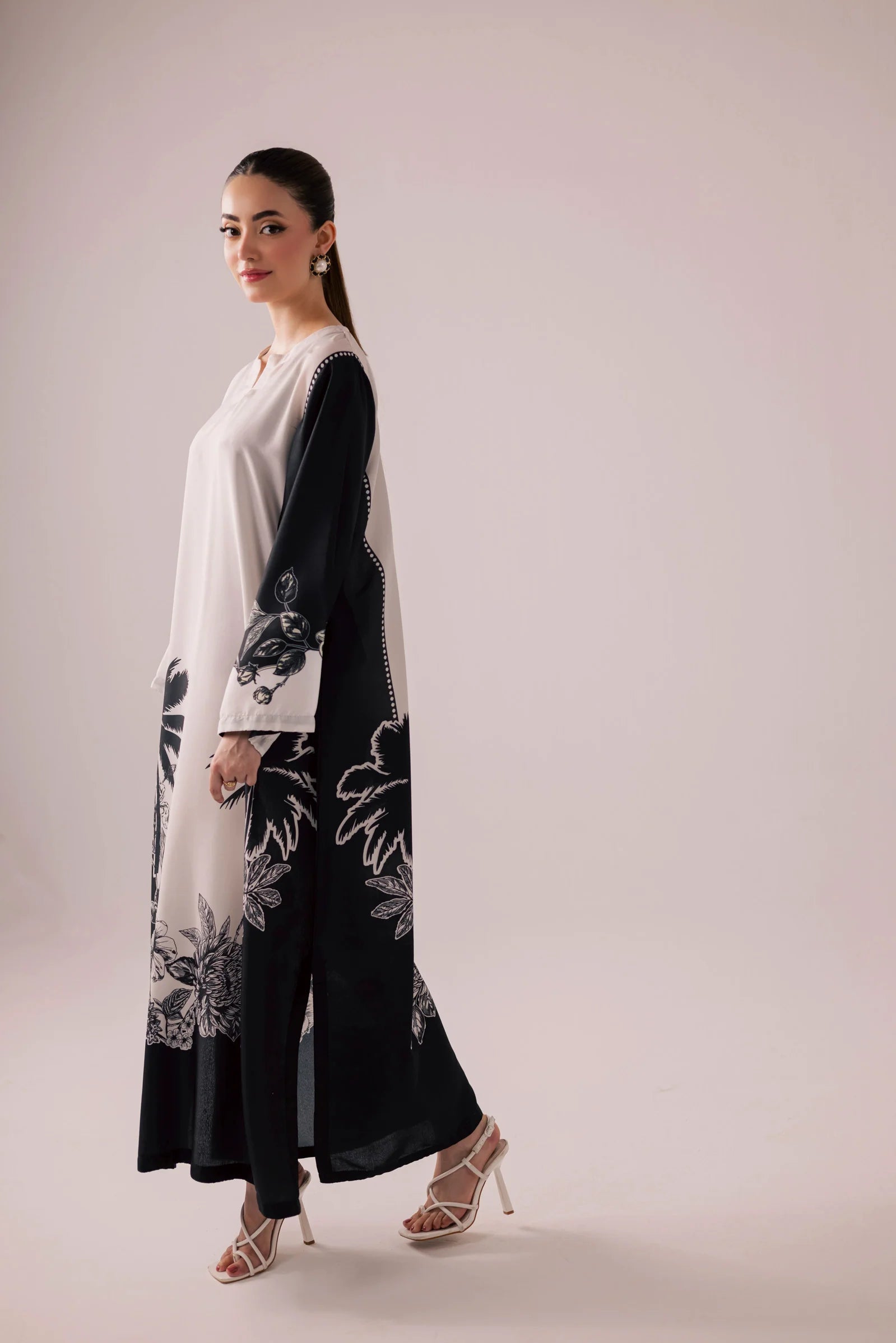 Full look model shot Noir Palma 2 piece suit ZAMARANG