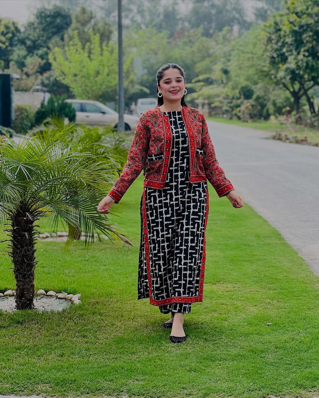 Full view of stitched 3 piece black geometric print suit by ZAMARANG