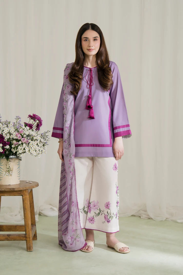 Lavender 3 piece suit front view with chiffon dupatta