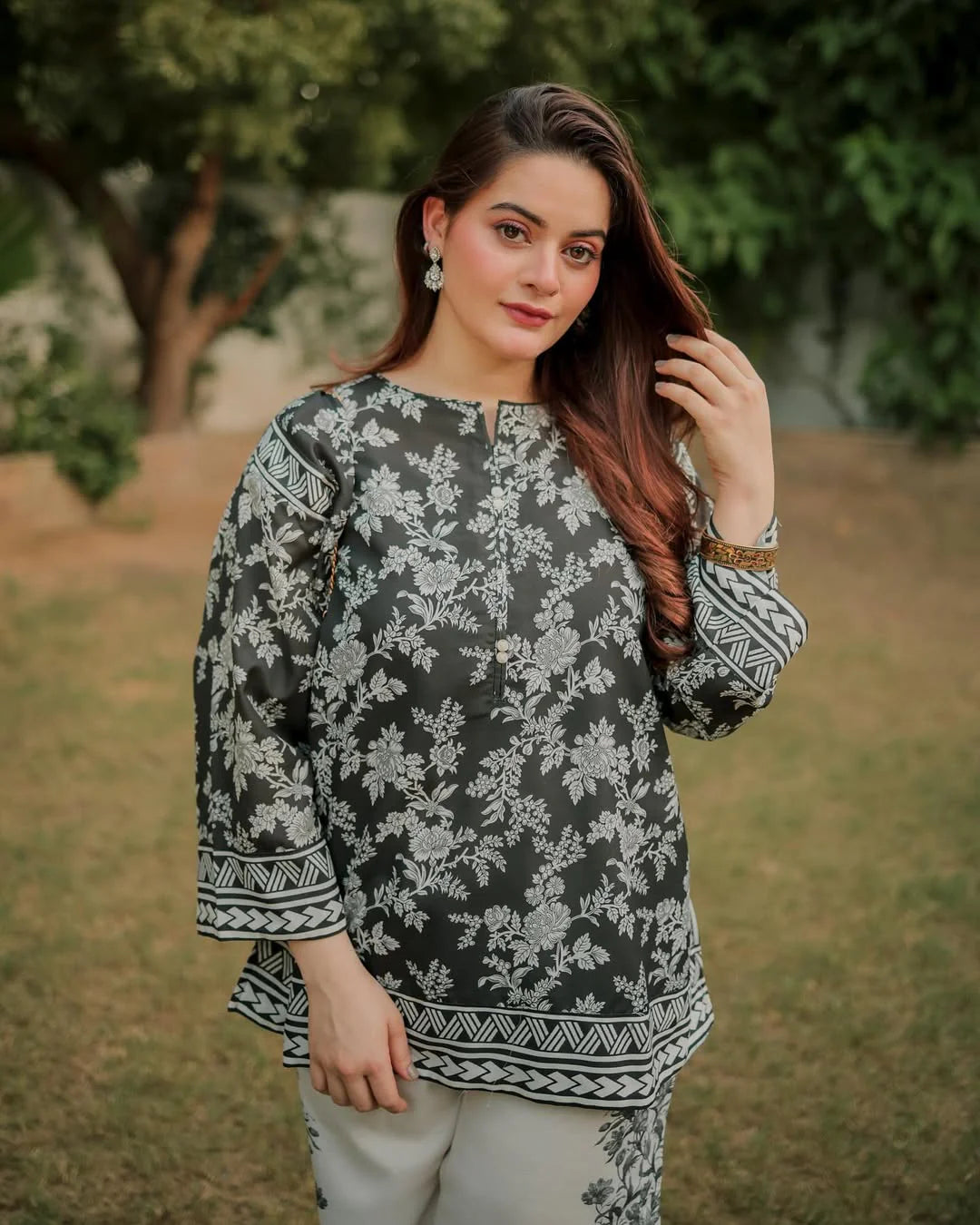 Model in black and white digital printed 2-piece lawn suit by ZAMARANG