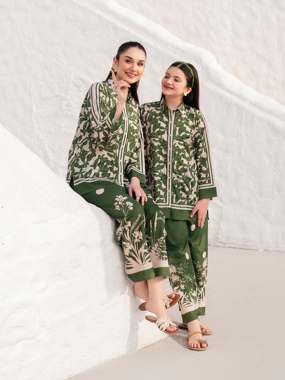 ZAMARANG Olive Grove kurta digital print close up detail