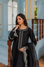 ZAMARANG embroidered chiffon dupatta border detail