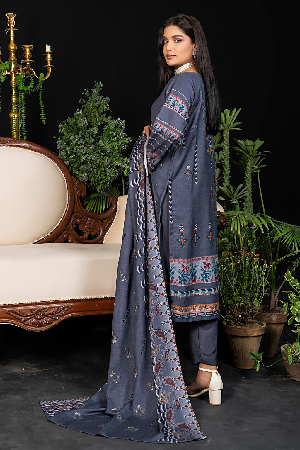 Dyed navy blue trouser with embroidered shirt hemline