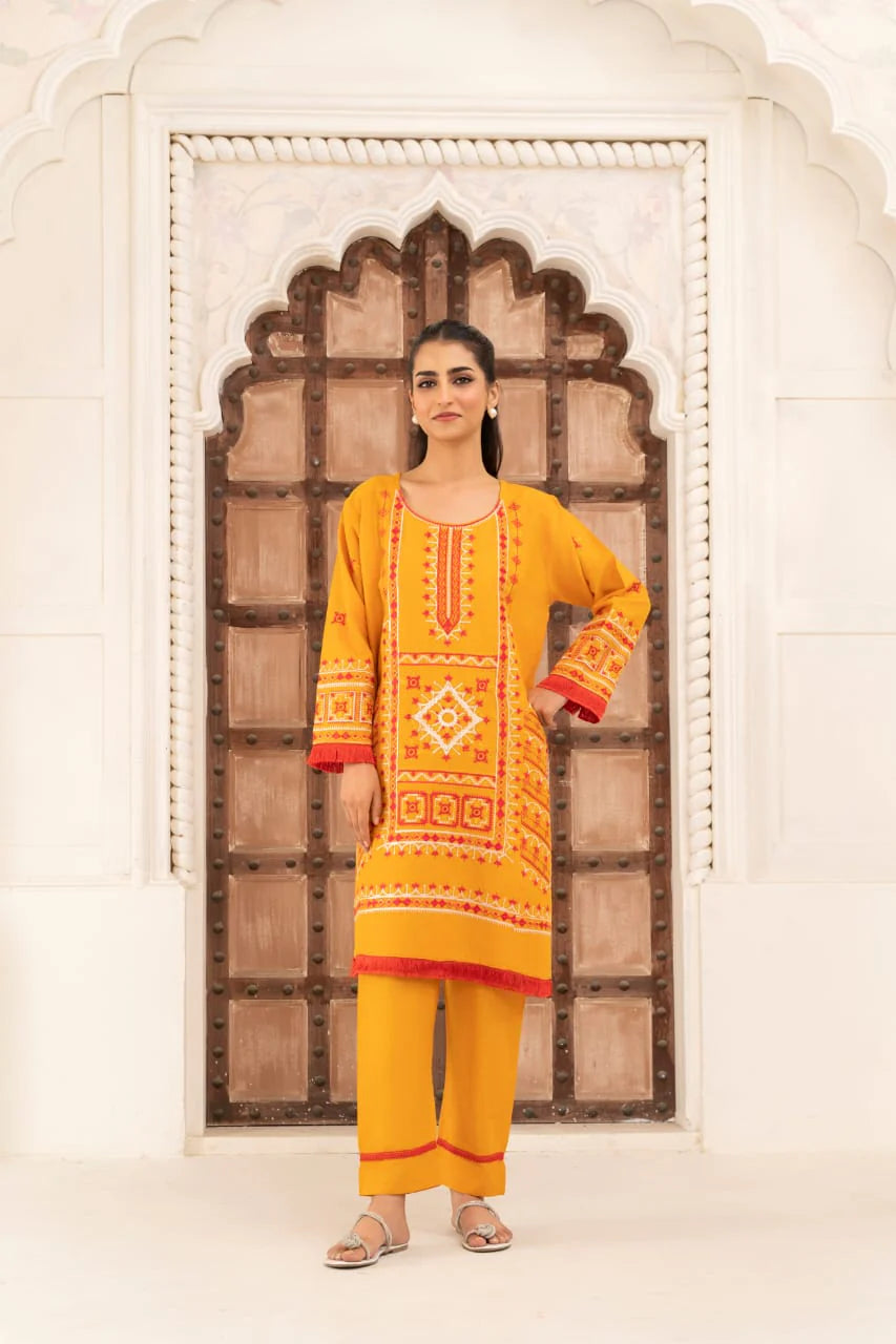 zamarang-embroidered-linen-2-piece-suit-model