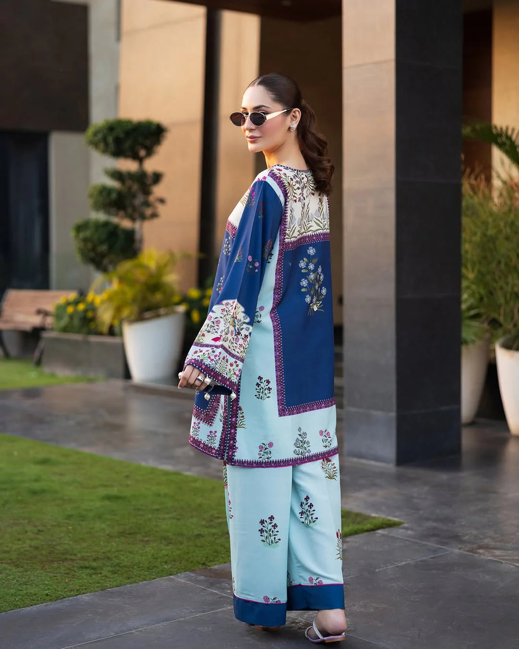 zamarang-noor-e-bahar-blue-mint-suit-front
