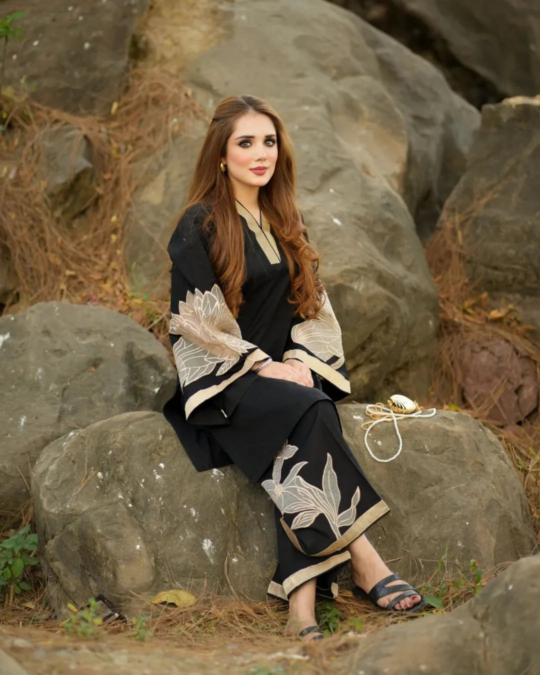 zamarang_almond_sleeve_embroidery_closeup