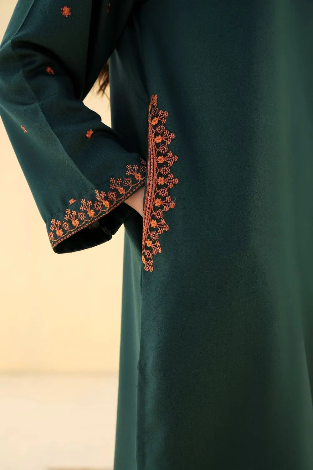 zamarang-elara-straight-trouser-hem-detail