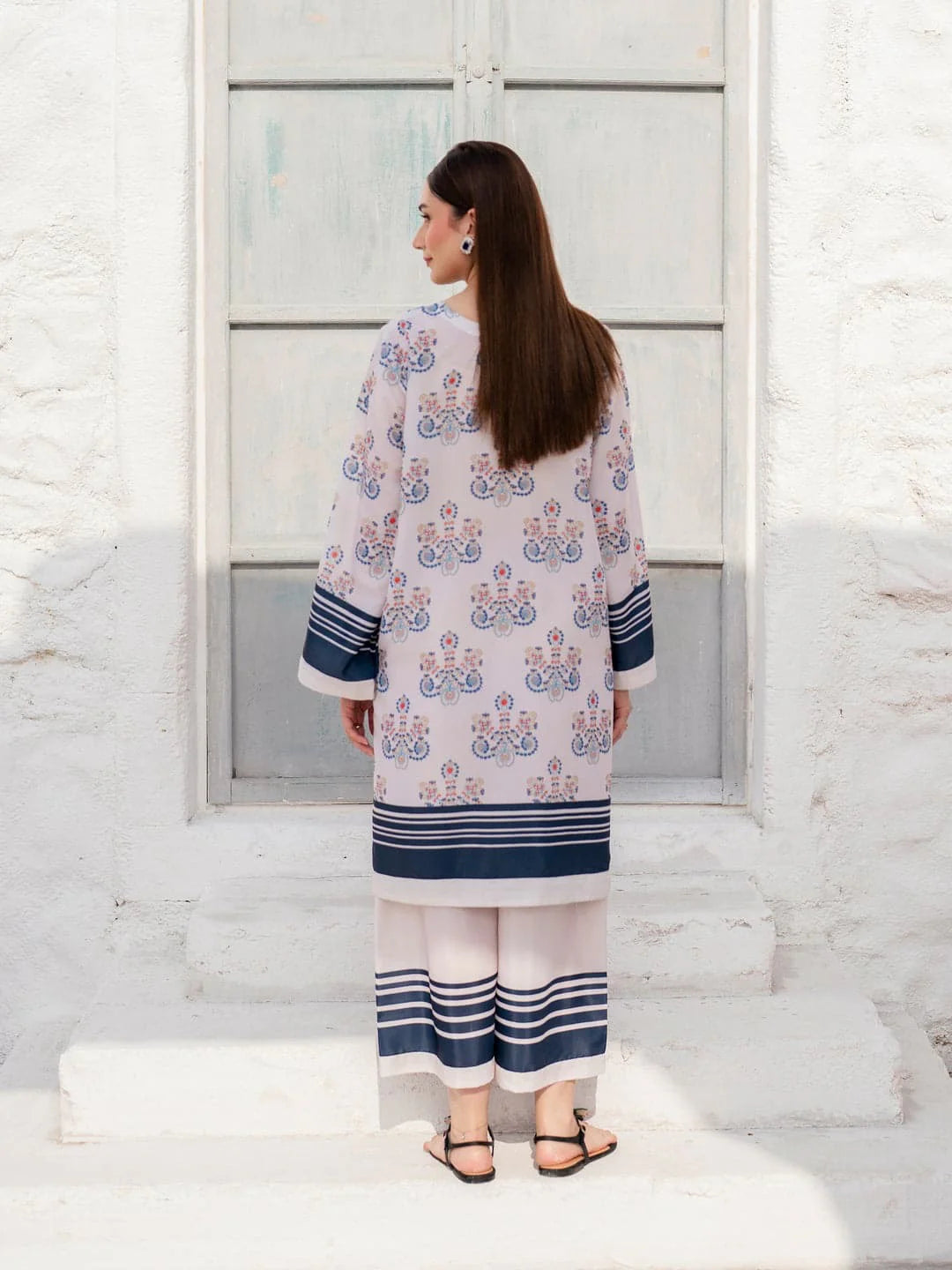 zamarang nila stripe print closeup